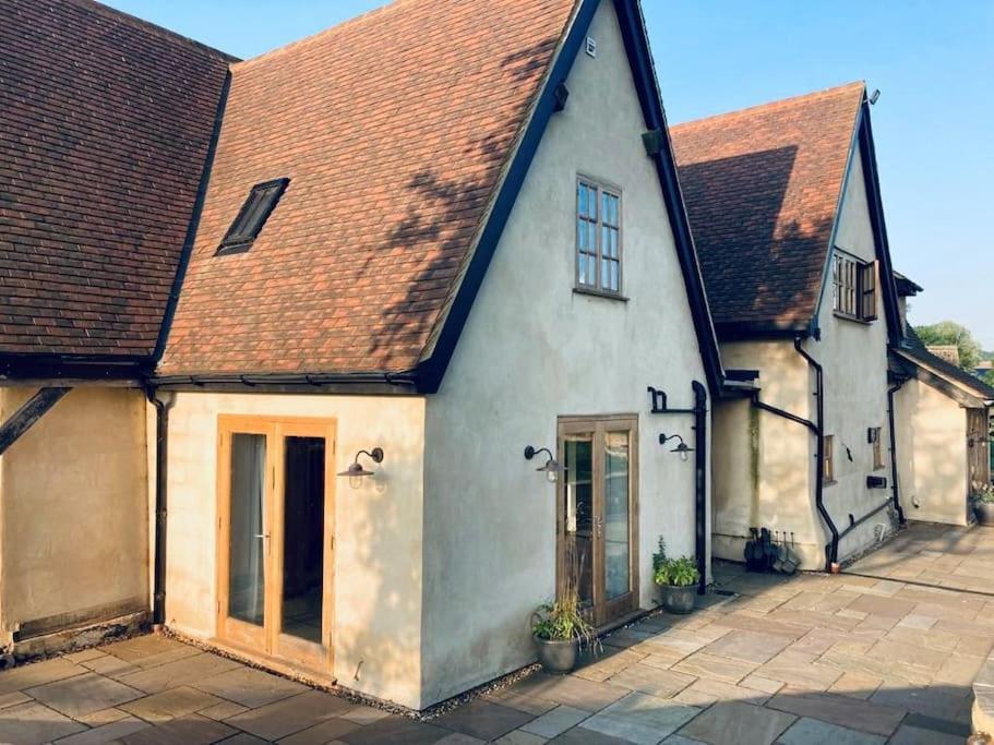 2 Beds & Living In Our Idyllic Country Cottage Bedford Extérieur photo